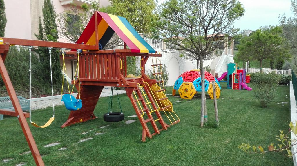 Incantea Resort Tortoreto Exterior photo