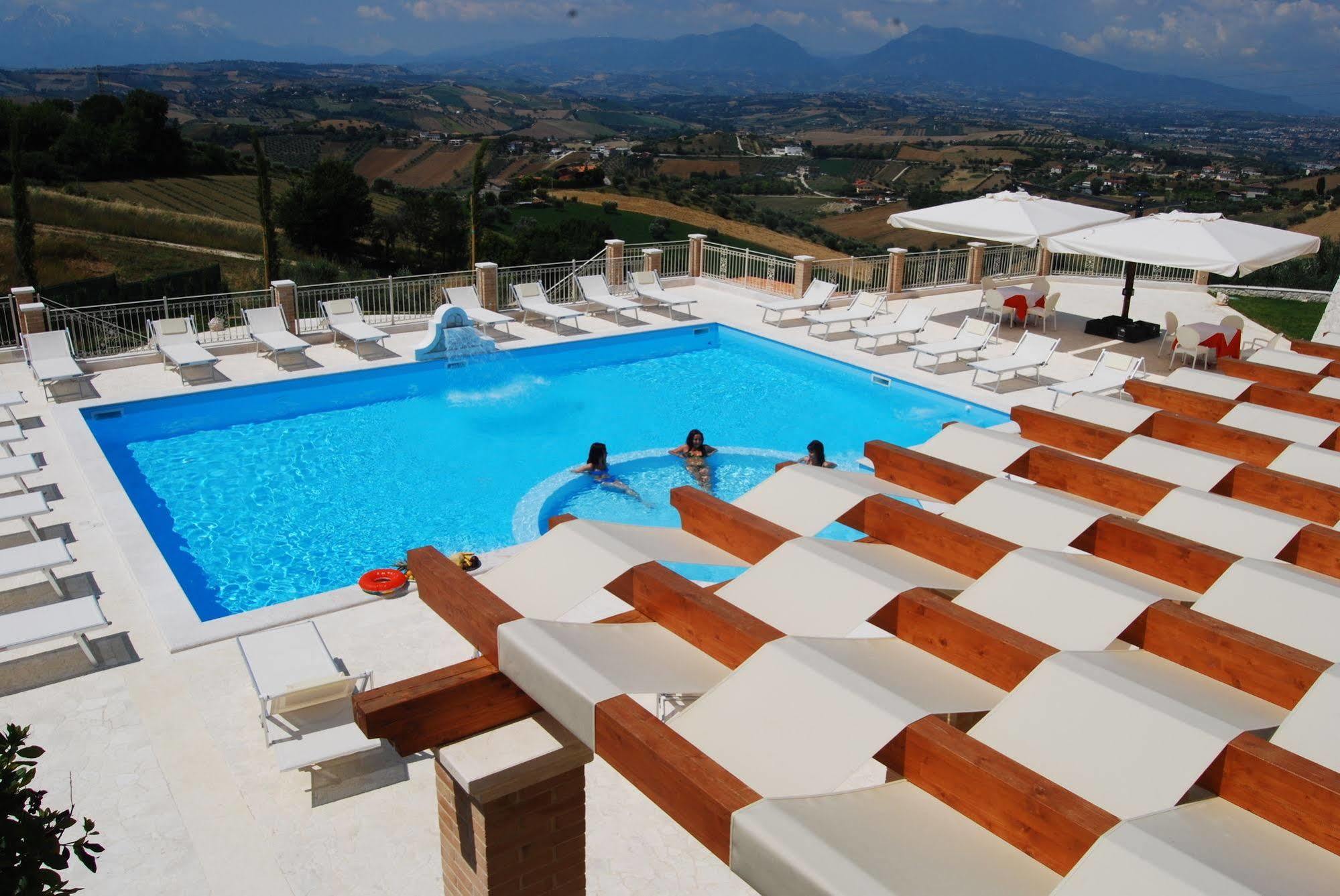 Incantea Resort Tortoreto Exterior photo