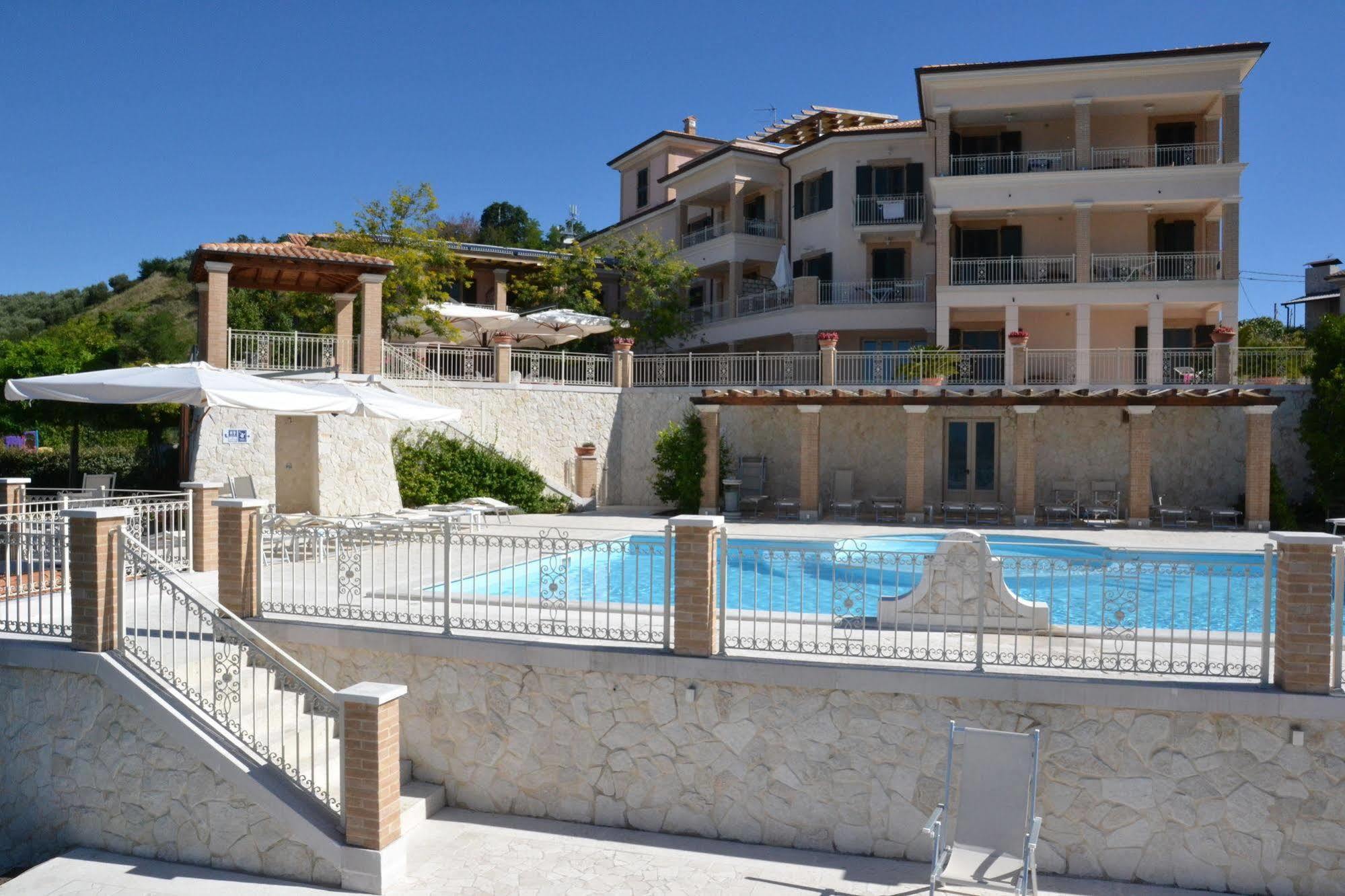 Incantea Resort Tortoreto Exterior photo
